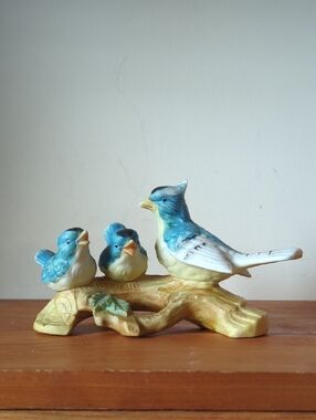 Vintage Artman Ceramic Bluejay Family On Branch Figurine